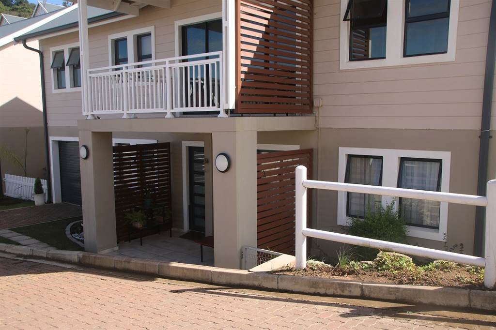 2 Bed Townhouse in Kloof photo number 14