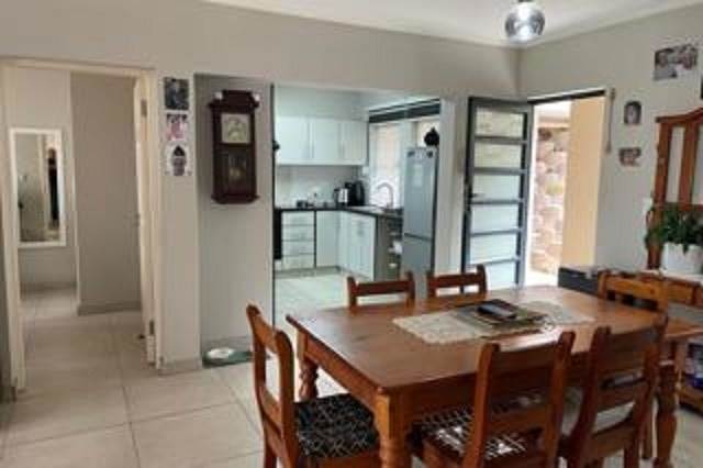 2 Bed Townhouse in Kloof photo number 7