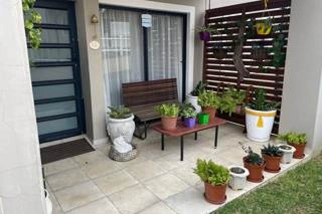 2 Bed Townhouse in Kloof photo number 3