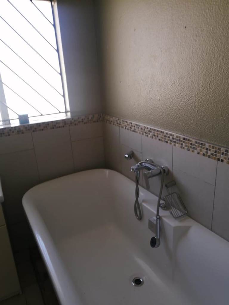 1 Bed House in Riverlea photo number 11