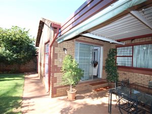 3 Bed Simplex in Pierre van Ryneveld