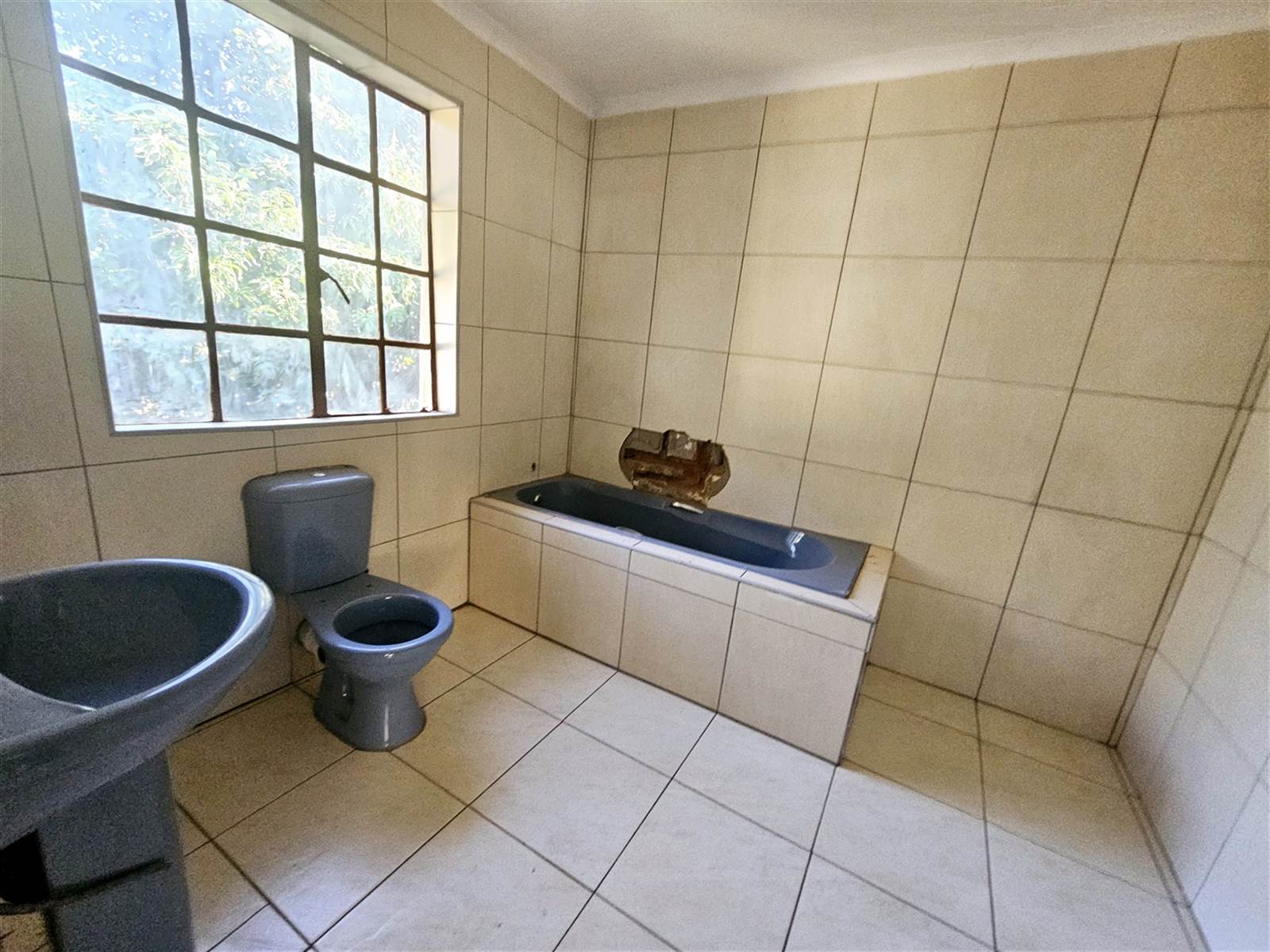 5 Bed House in Louis Trichardt photo number 12
