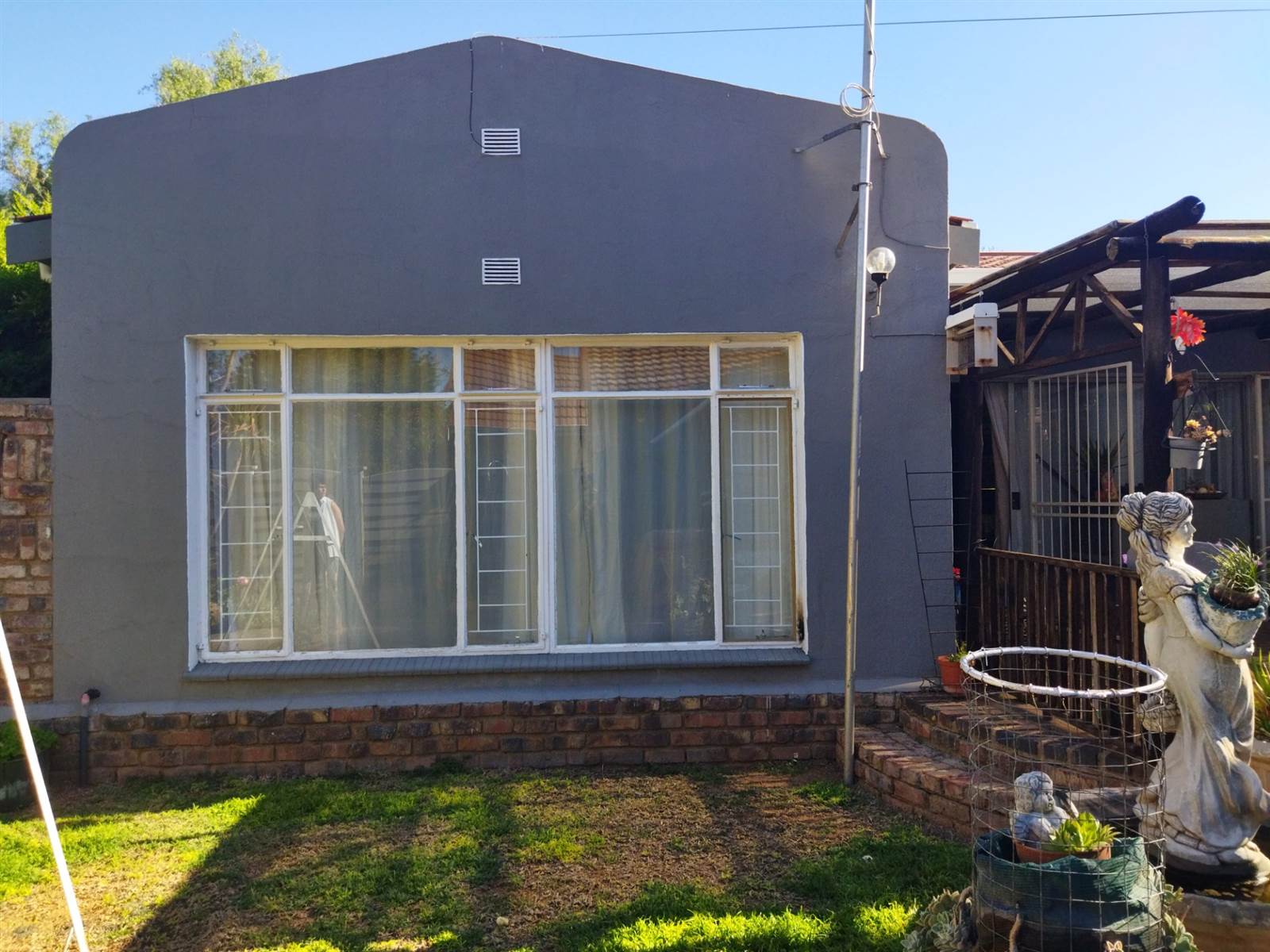 4 Bed House in Vryburg photo number 2