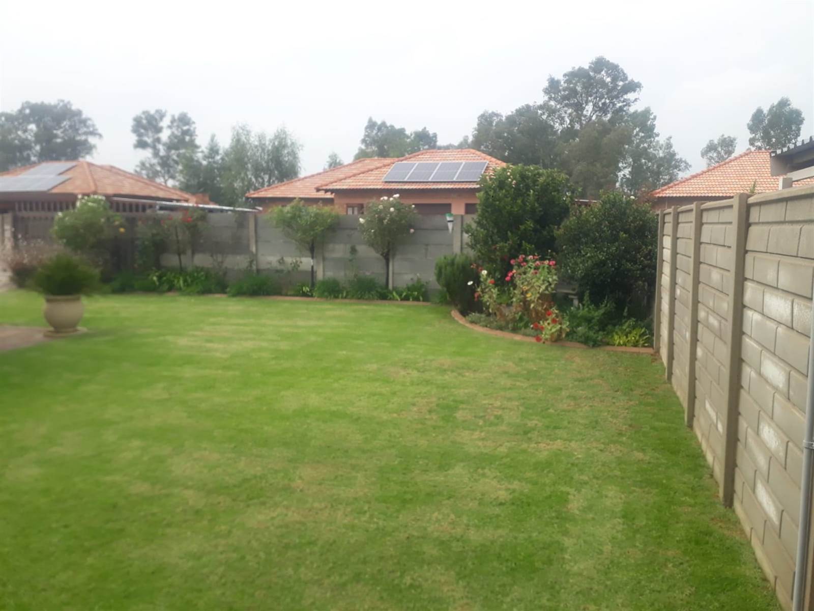 3 Bed Townhouse in Riversdale photo number 3