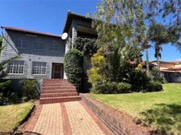 5 Bedroom House