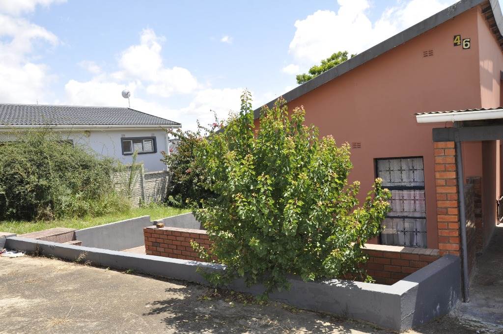 4 Bed House in Southernwood photo number 5
