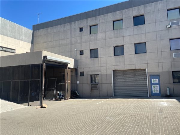 791  m² Industrial space