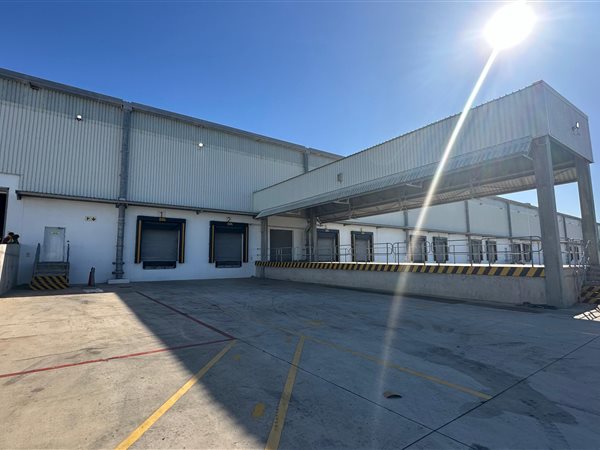 38 000  m² Industrial space