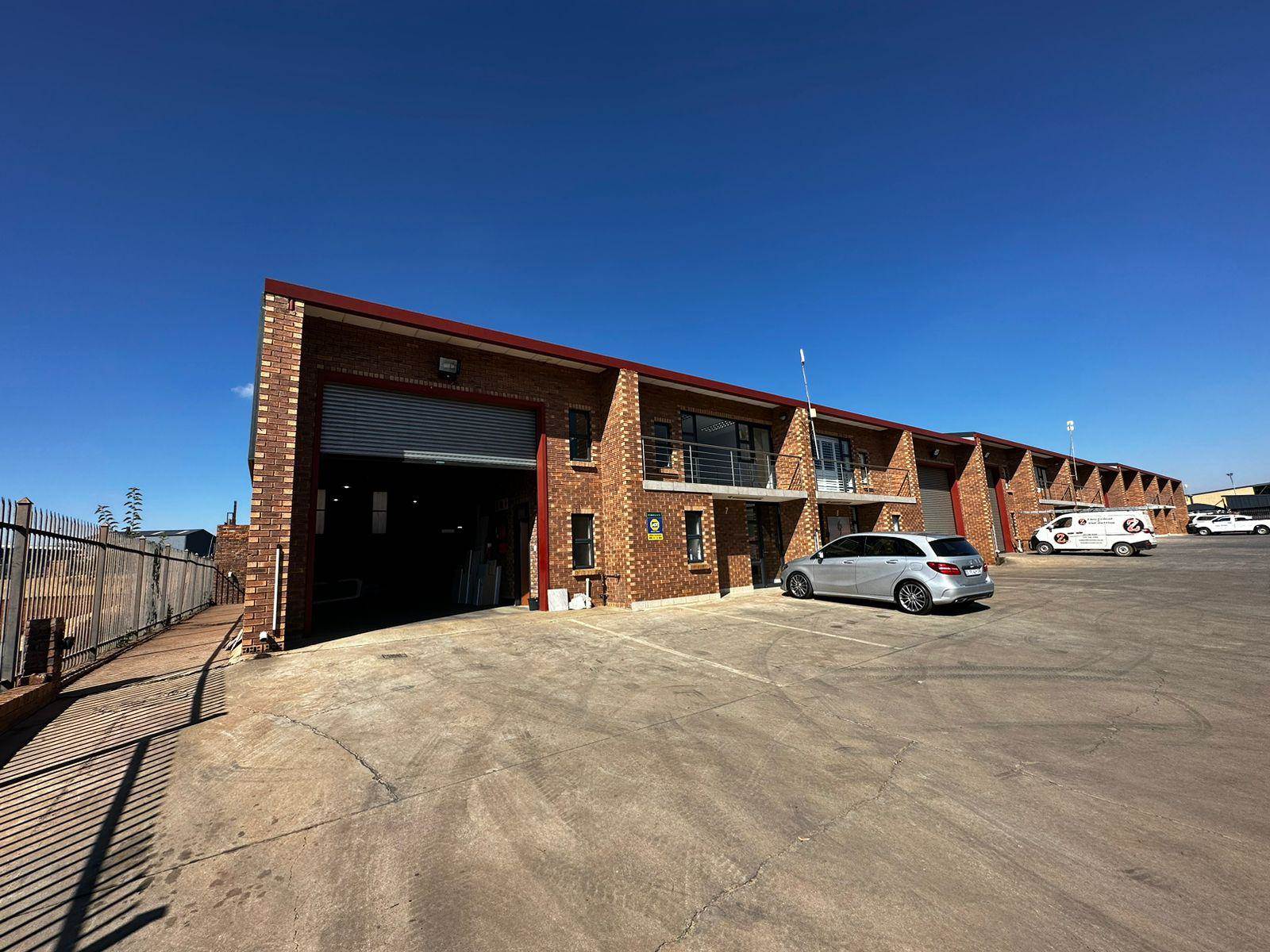 1962  m² Industrial space in Clayville photo number 29