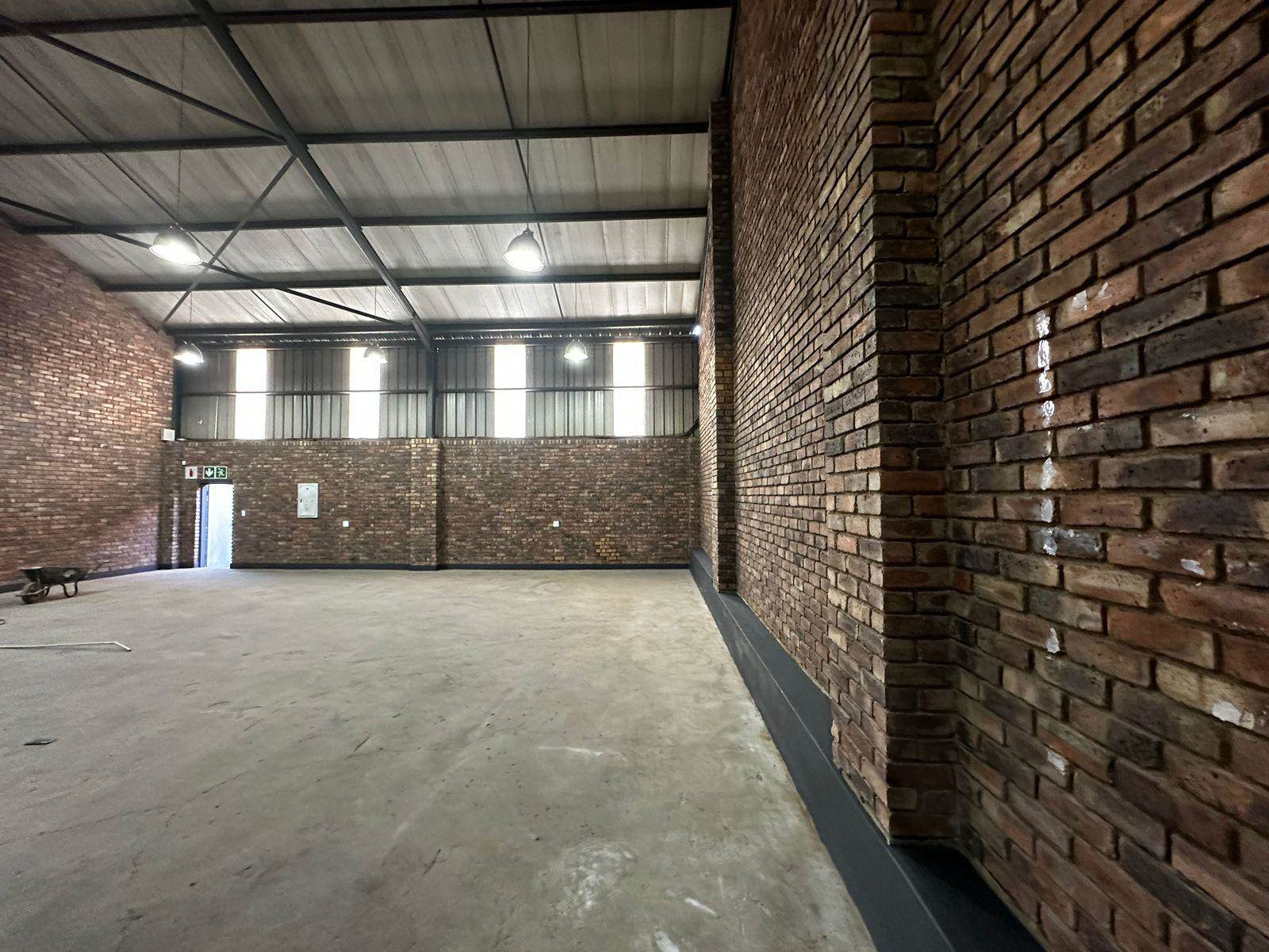 1962  m² Industrial space in Clayville photo number 15