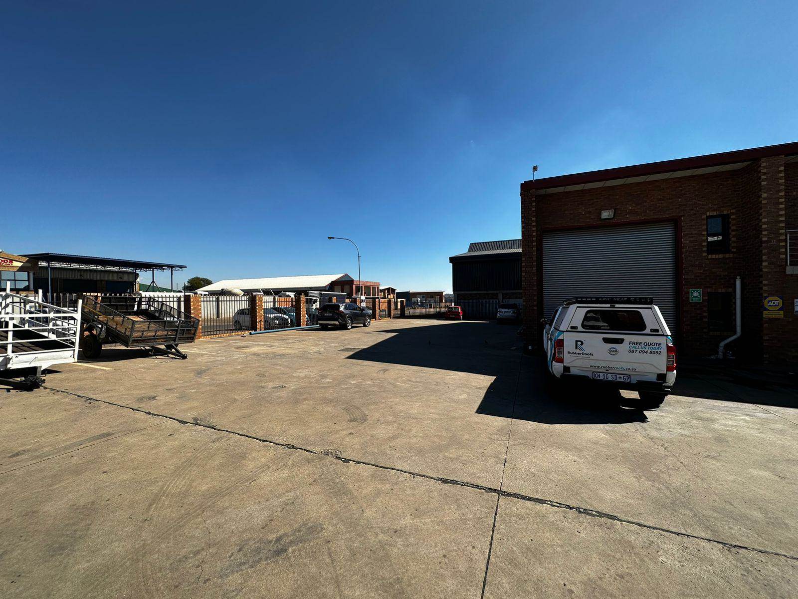 1962  m² Industrial space in Clayville photo number 30
