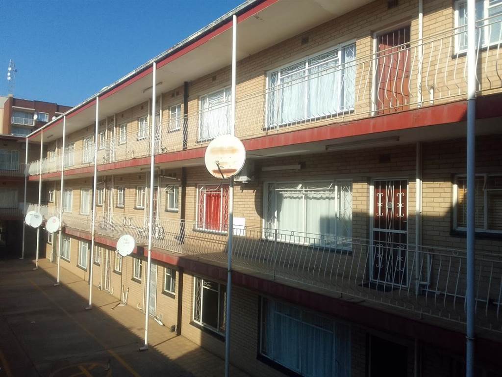 2 Bed Flat in Vereeniging Central photo number 15