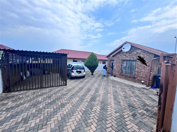 3 Bedroom House 3 Bedroom House