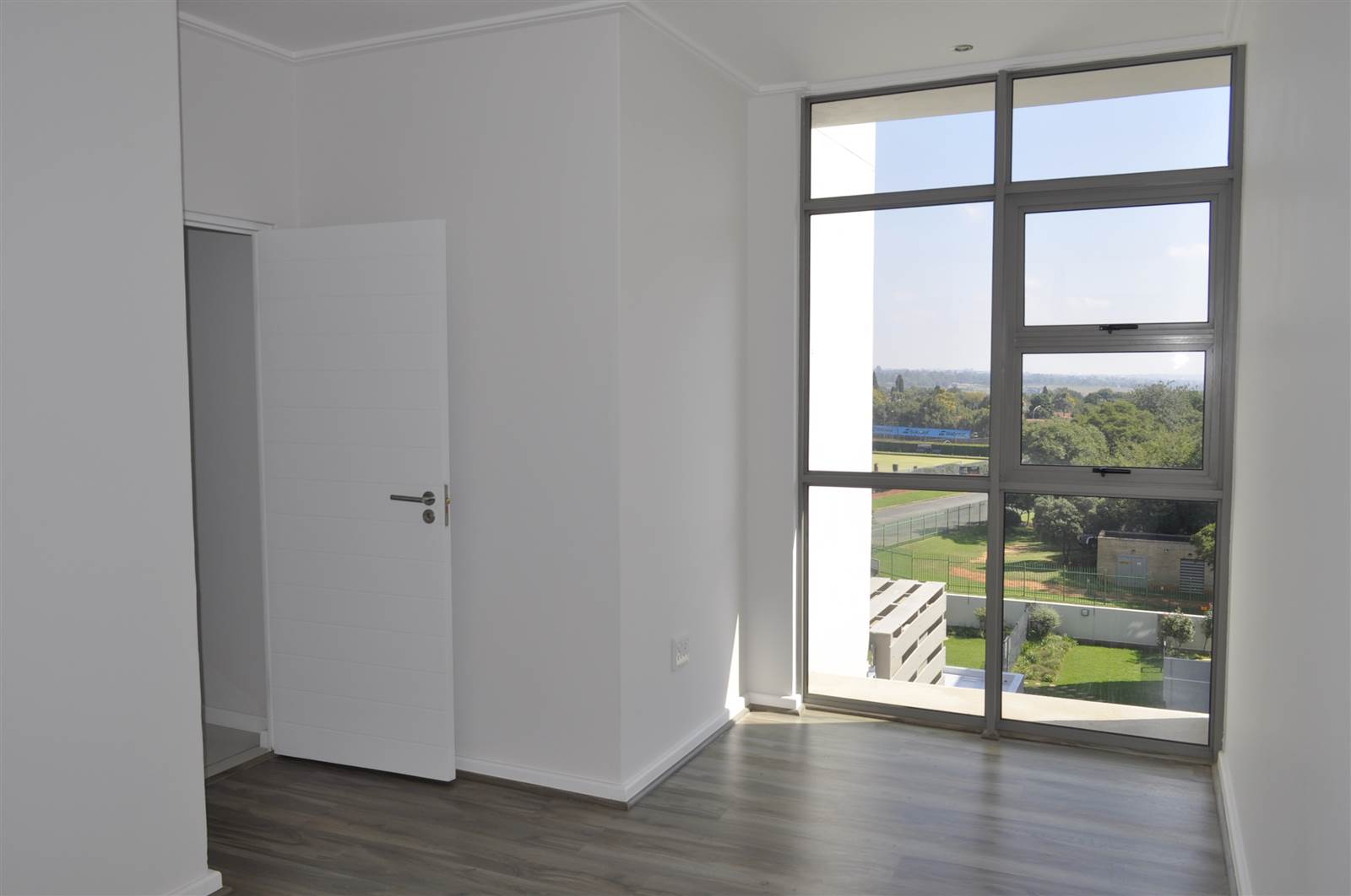 3 Bed Penthouse in Bedfordview photo number 14