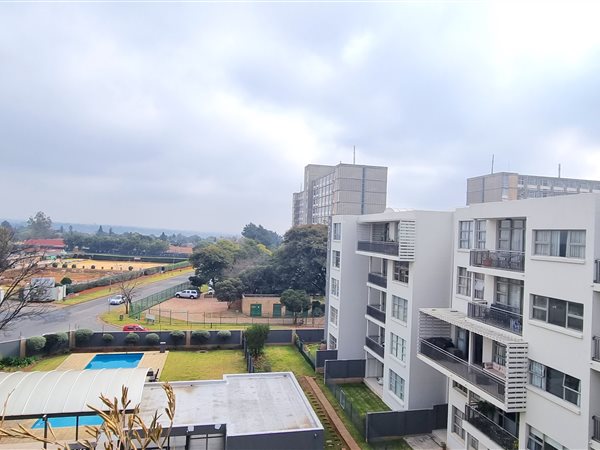 3 Bed Penthouse in Bedfordview