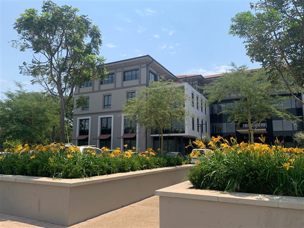756  m² Commercial space in Fourways
