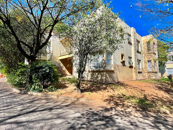 2 Bed House in Rembrandt Park