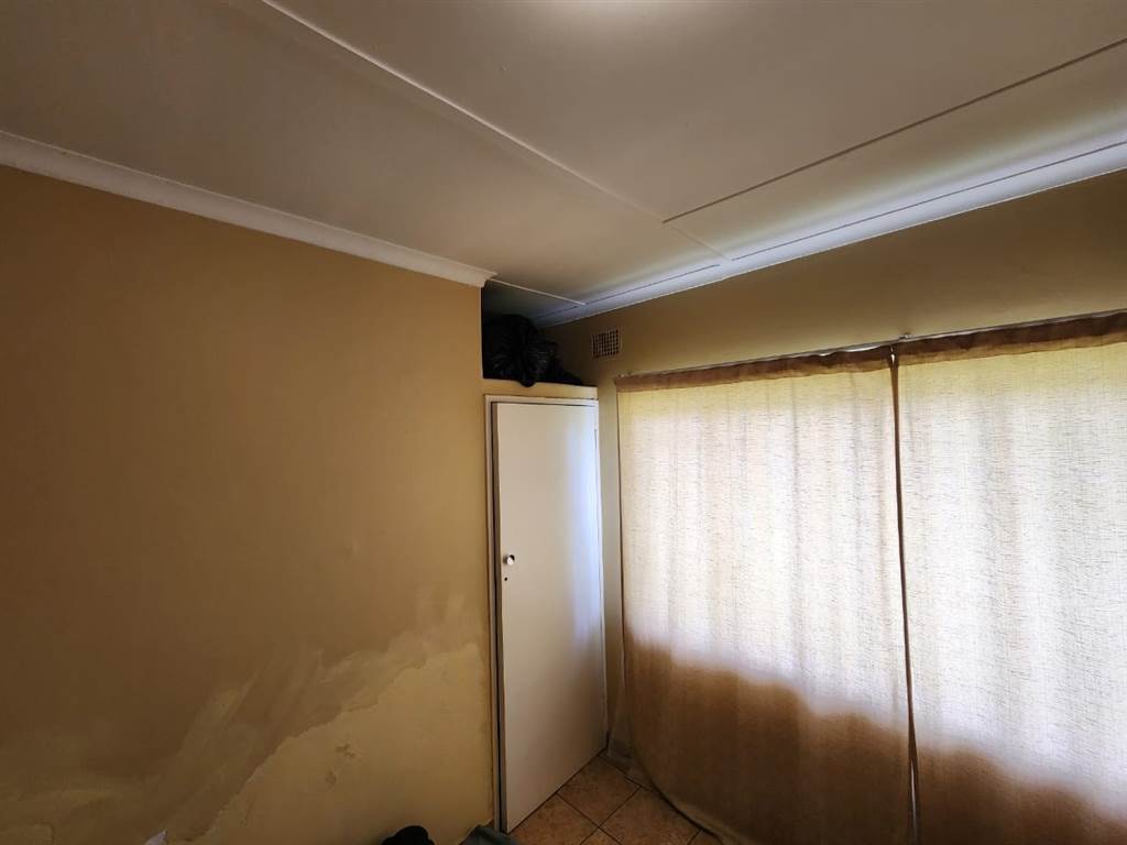 3 Bed House in Rustenburg North photo number 12