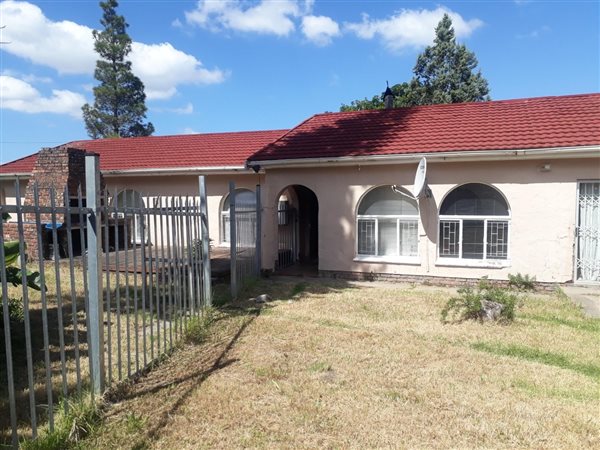 6 Bed House in King Williams Town