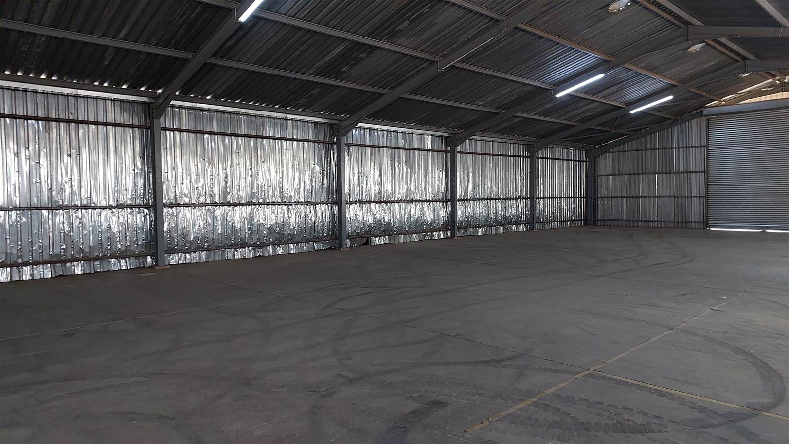 450  m² Industrial space in Pomona AH photo number 2