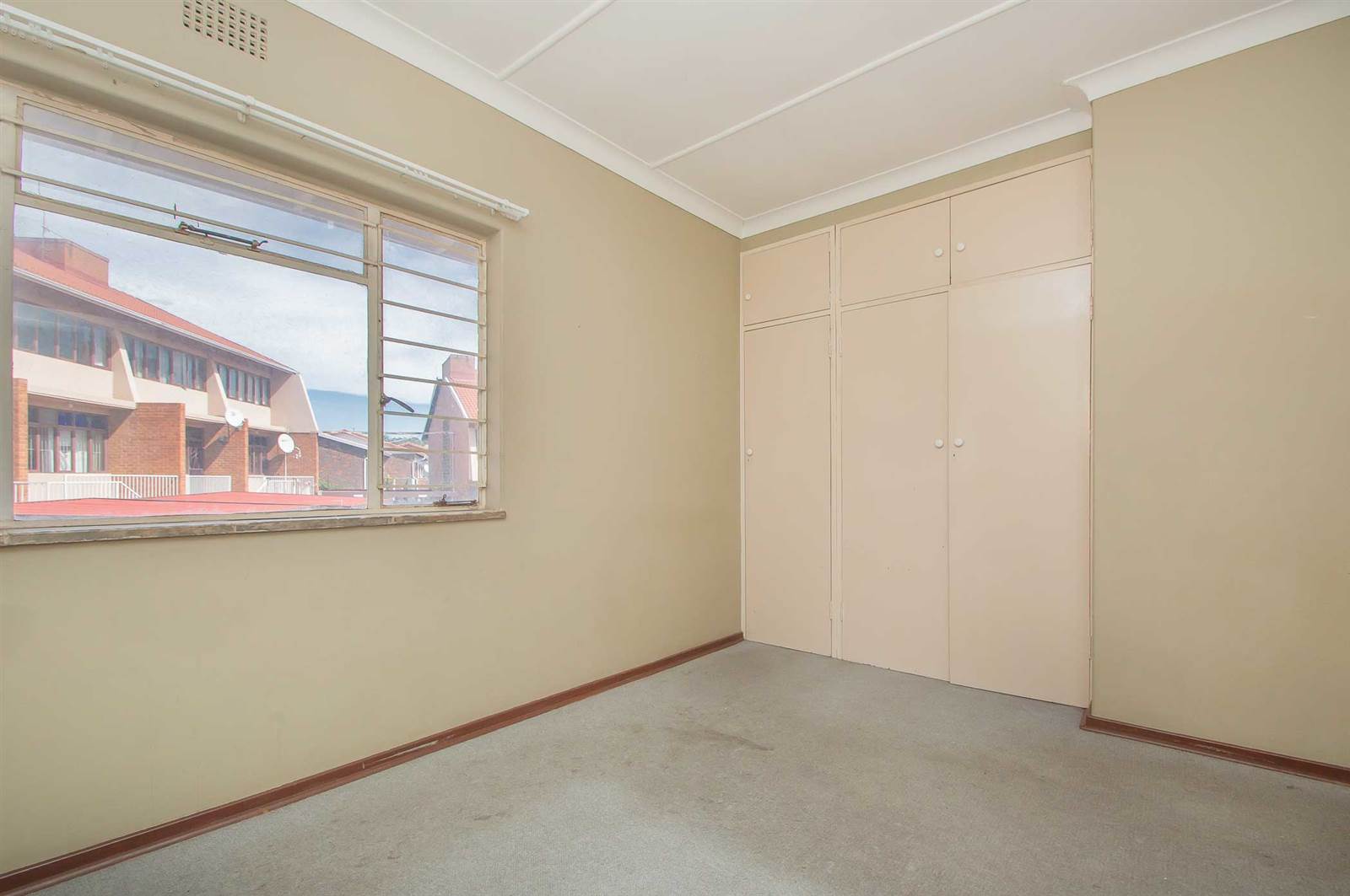 2 Bed House in Silverfields photo number 12