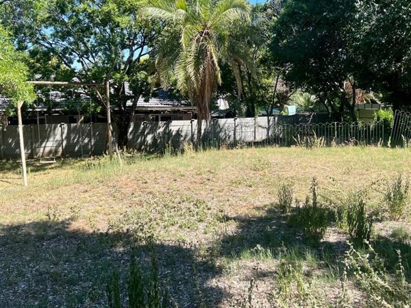 1 088 m² Land