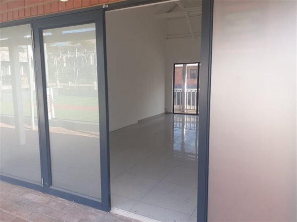 25  m² Commercial space