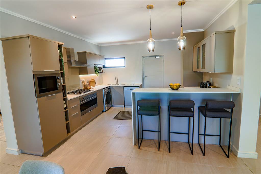 3 Bed Apartment in Bryanston photo number 26
