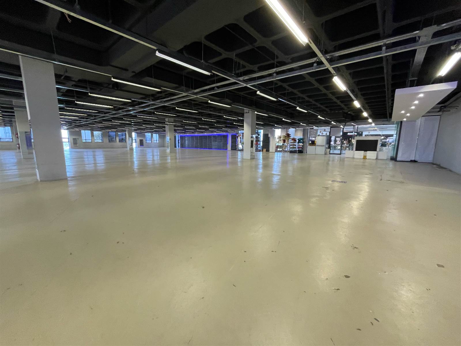 2543  m² Commercial space in Eastgate photo number 2