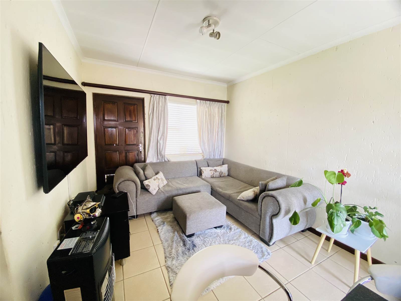3 Bed Townhouse in Helderwyk photo number 6