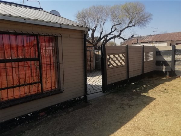 2 Bedroom House 2 Bedroom House