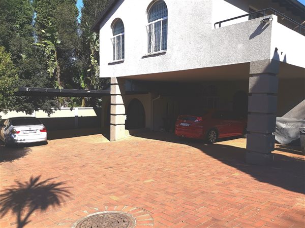 6 Bedroom House 6 Bedroom House