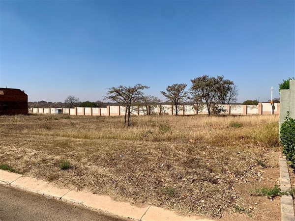 732 m² Land