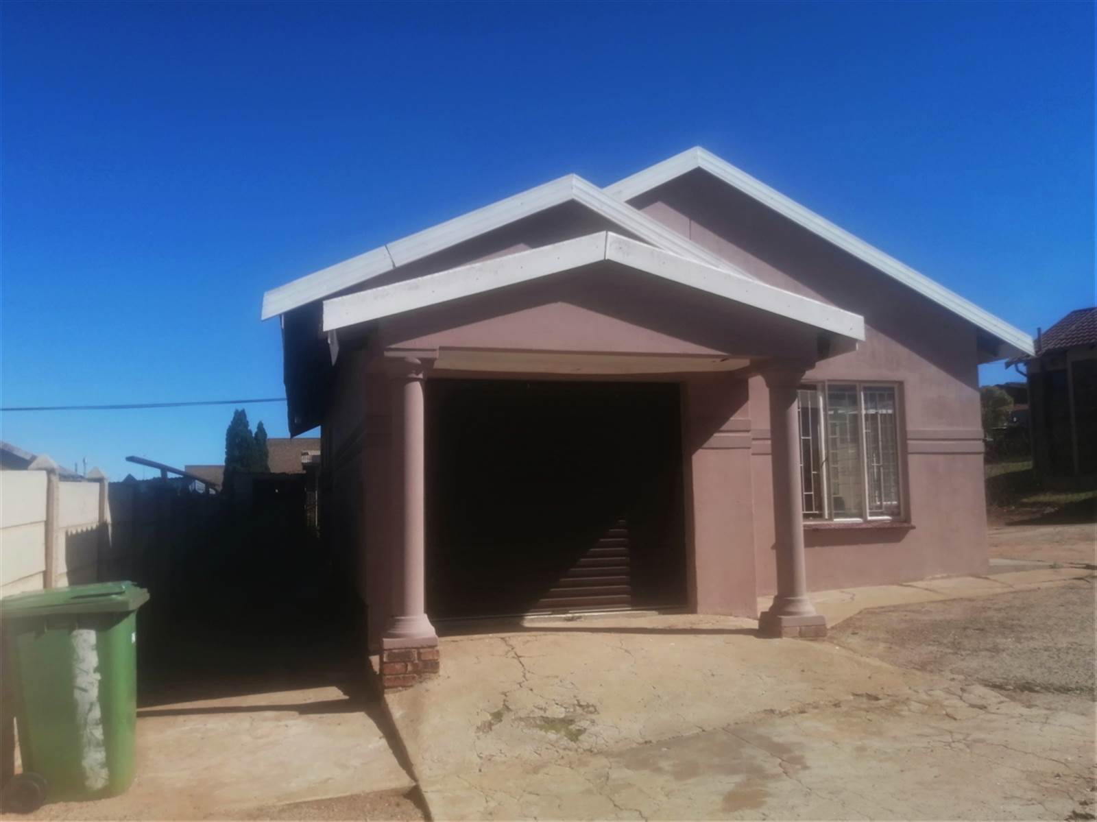 5 Bed House in Ikageng photo number 2