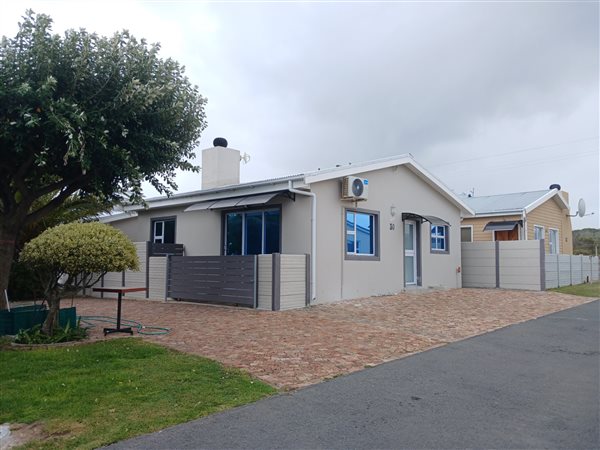 2 Bed House in Pearly Beach