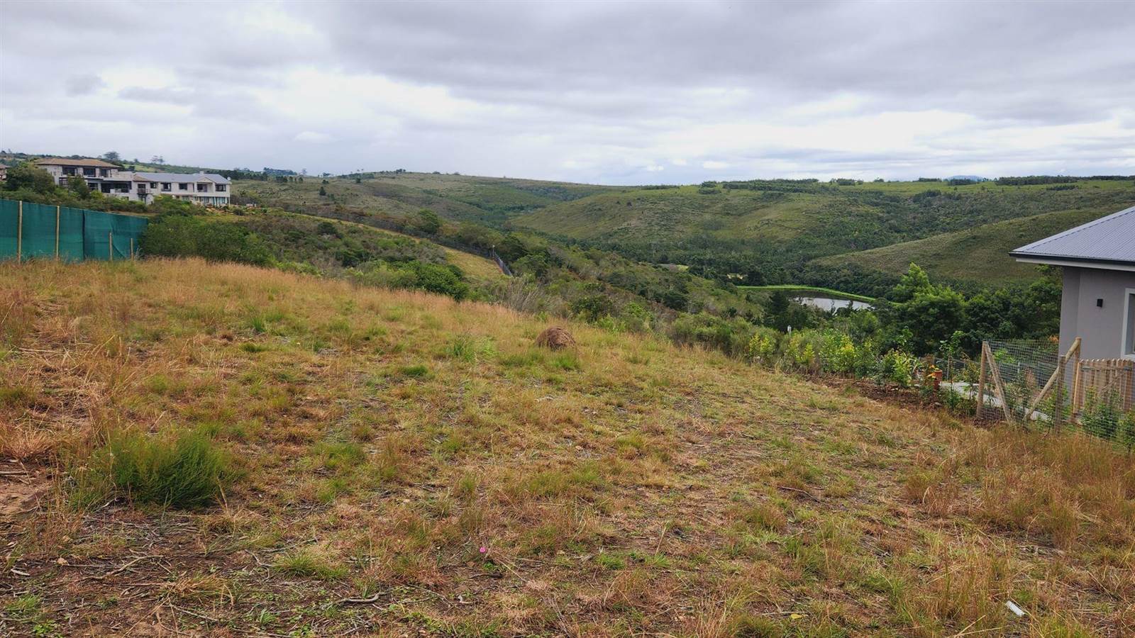 831 m² Land available in Baron View photo number 1