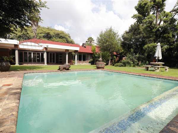 5 Bedroom House 5 Bedroom House