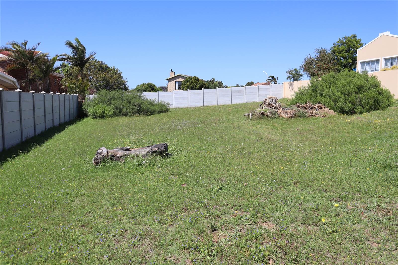 600 m² Land available in Wavecrest photo number 3