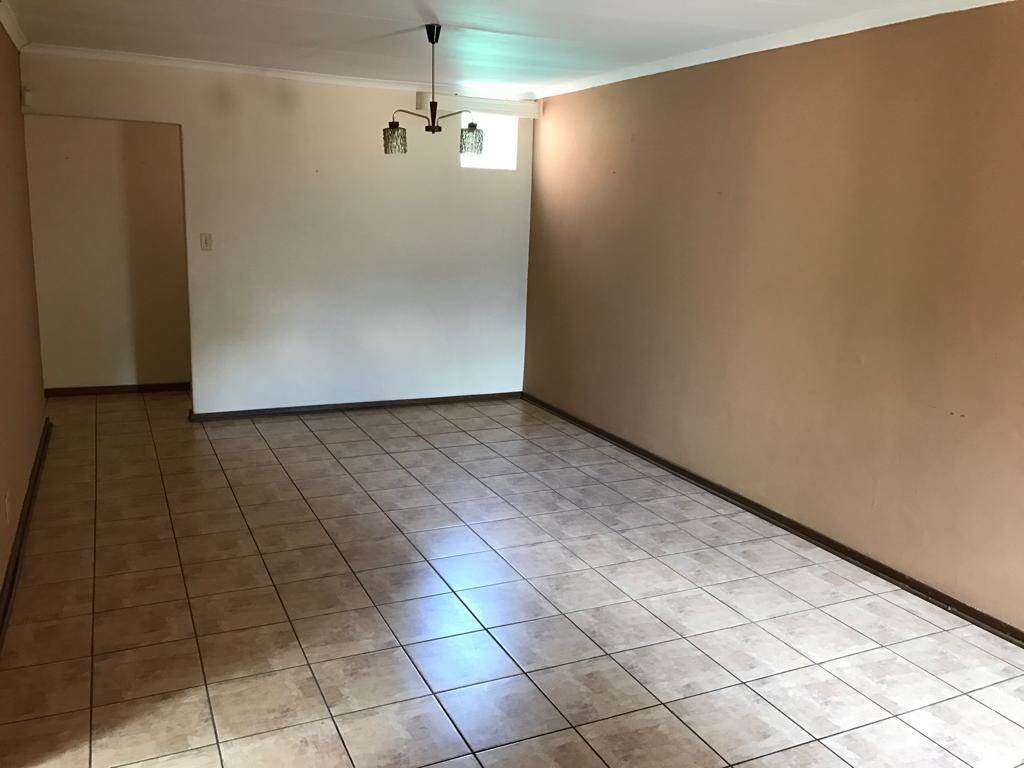 3 Bed Townhouse in Mokopane photo number 6