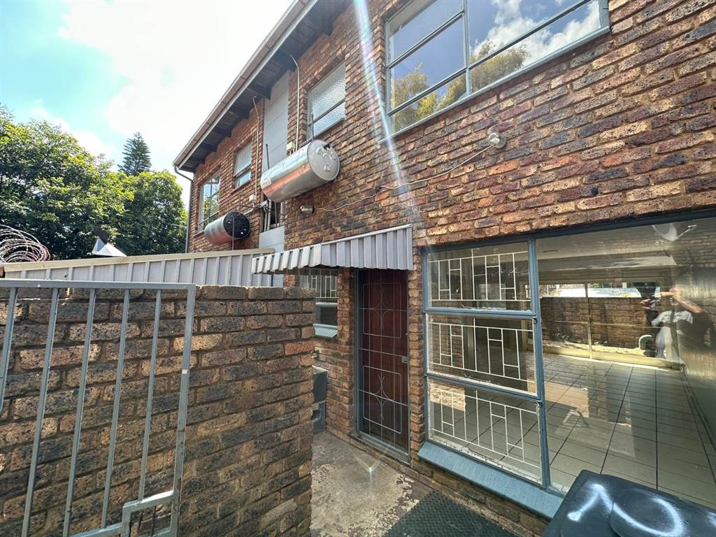 2 Bed Townhouse in Pretoria North photo number 4