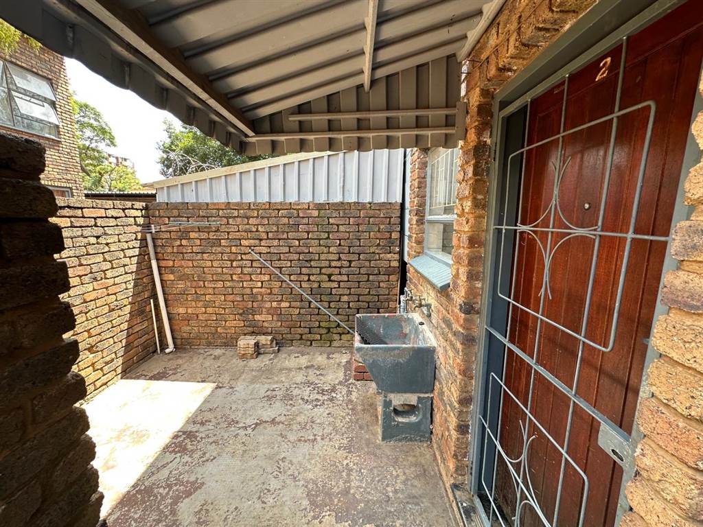 2 Bed Townhouse in Pretoria North photo number 14