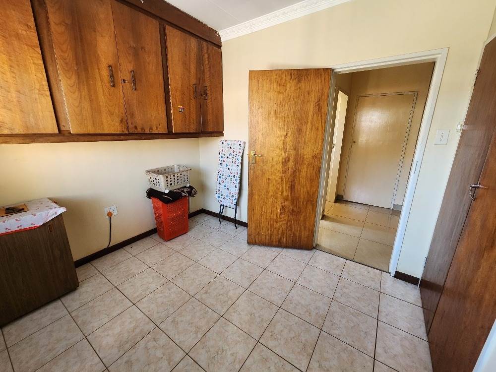 4 Bed House in Lenasia photo number 20