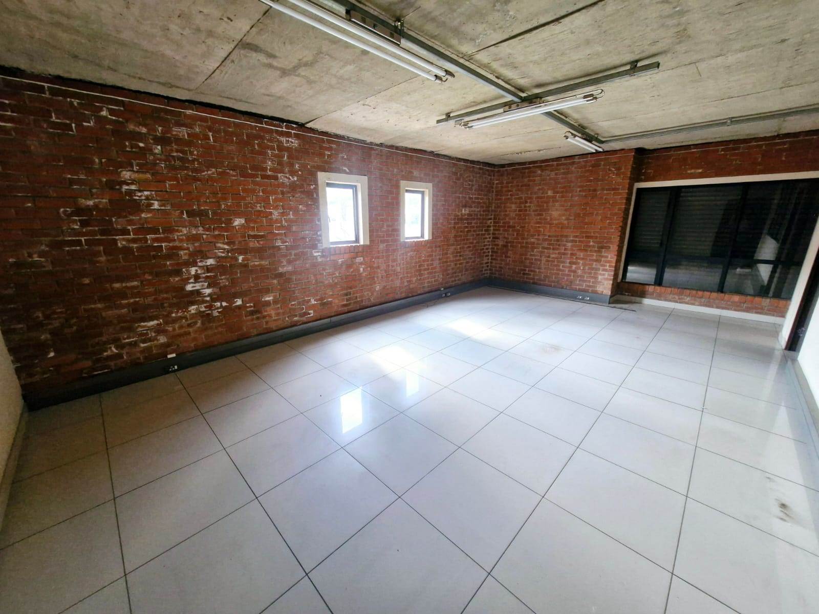 120  m² Commercial space in Fransville photo number 2
