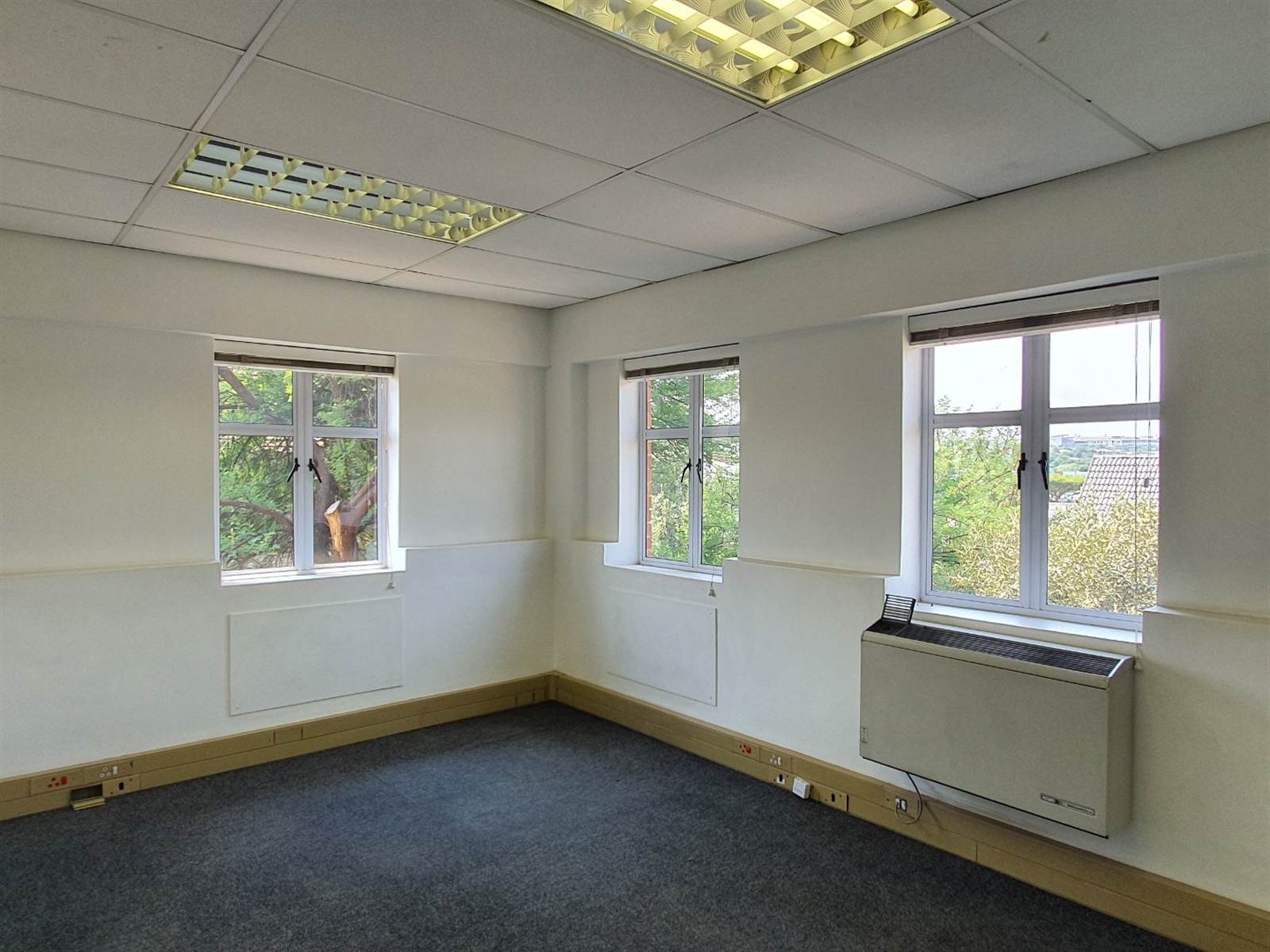 208  m² Commercial space in Fourways photo number 9