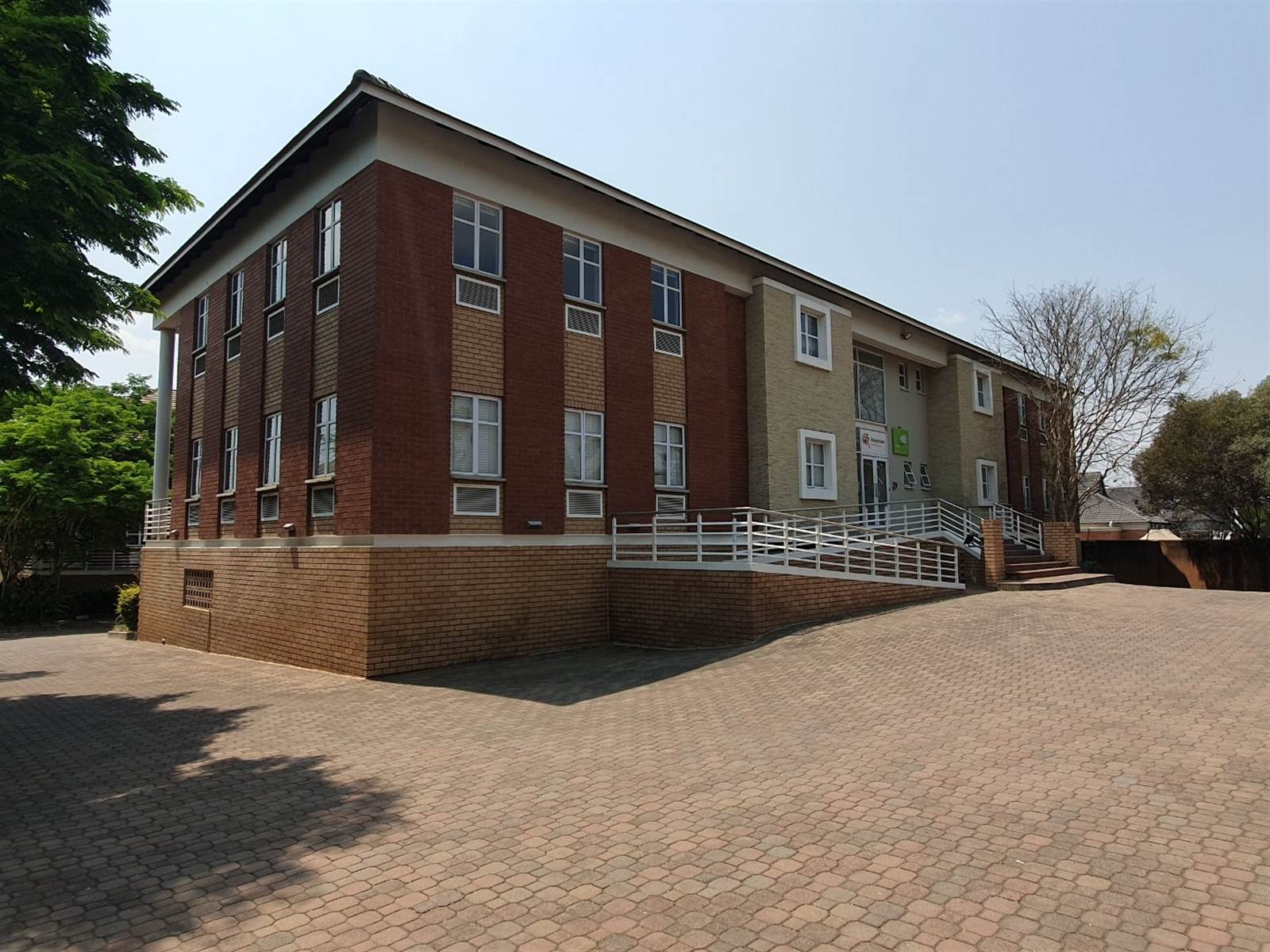 208  m² Commercial space in Fourways photo number 1