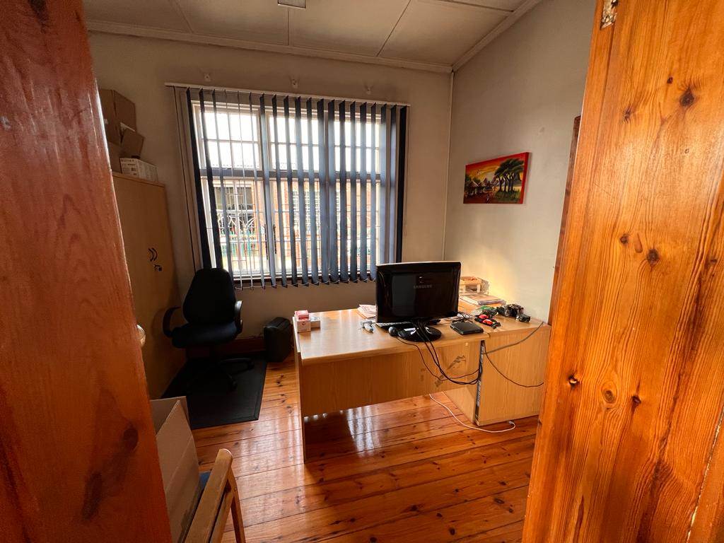 132  m² Office Space in Pietermaritzburg Central photo number 4