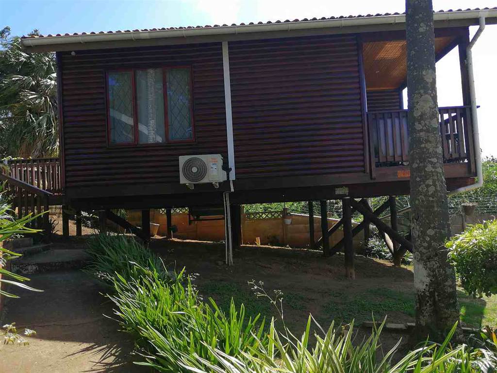 4 Bed House in Umtentweni photo number 28