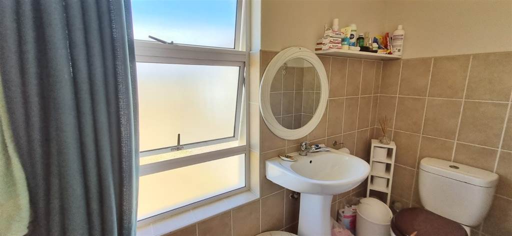3 Bed Apartment in Gordons Bay Central photo number 16