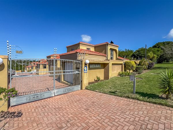 3 Bedroom Townhouse 3 Bedroom Townhouse