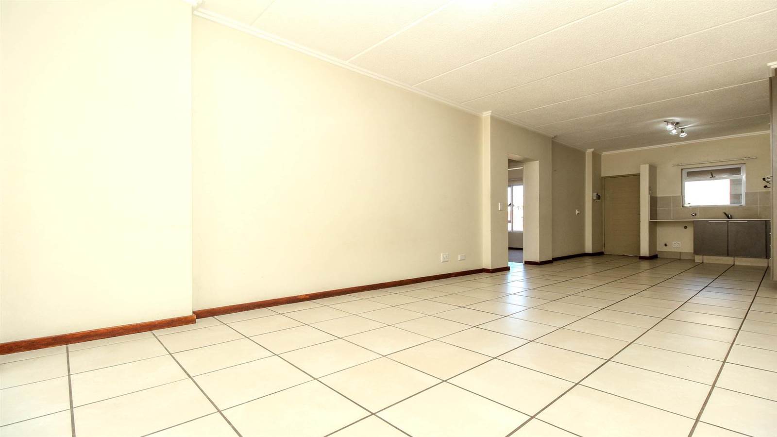 2 Bed Apartment in Bryanston photo number 10